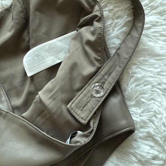 Abercrombie & Fitch Faux Leather Crop Corset Top - Picture 5 of 13